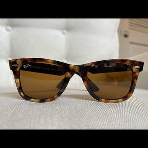 Ray-Ban Tortoise Wayfarers (RB2140)